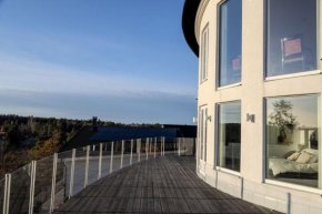Luxury Villa - Private Pool and Lake View in Nacka